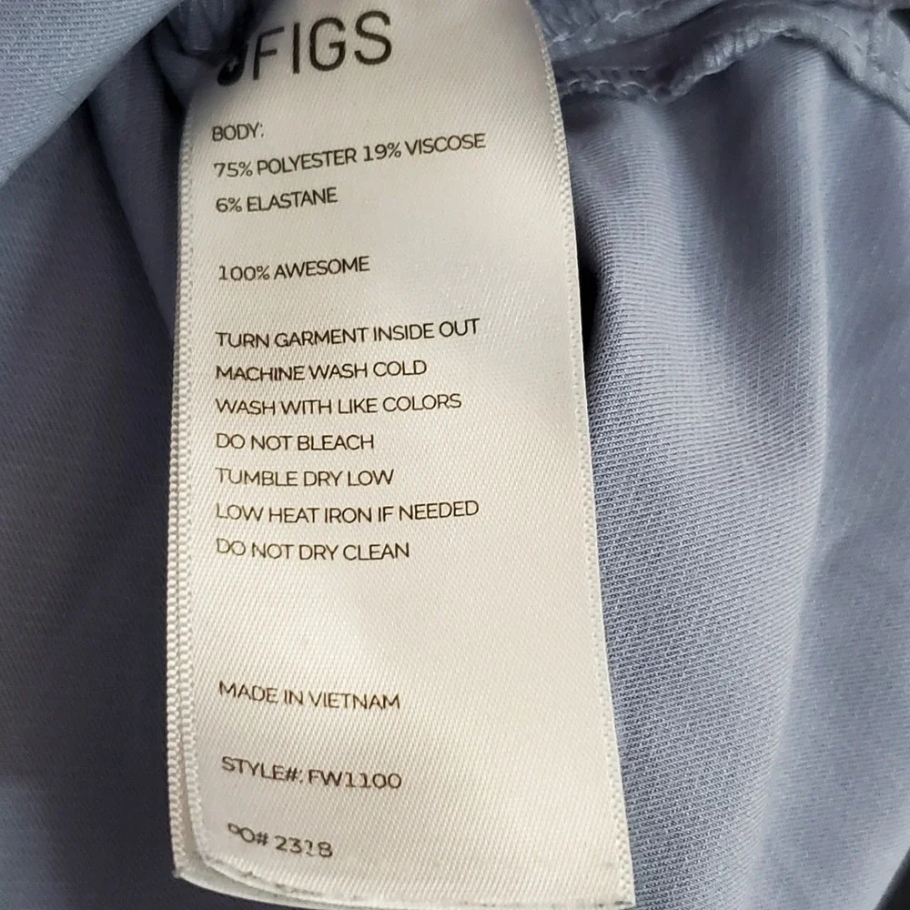 FIGS Women Scrub Top S Blue Casma Short Sleeve V Neck Pockets Classic Fit READ